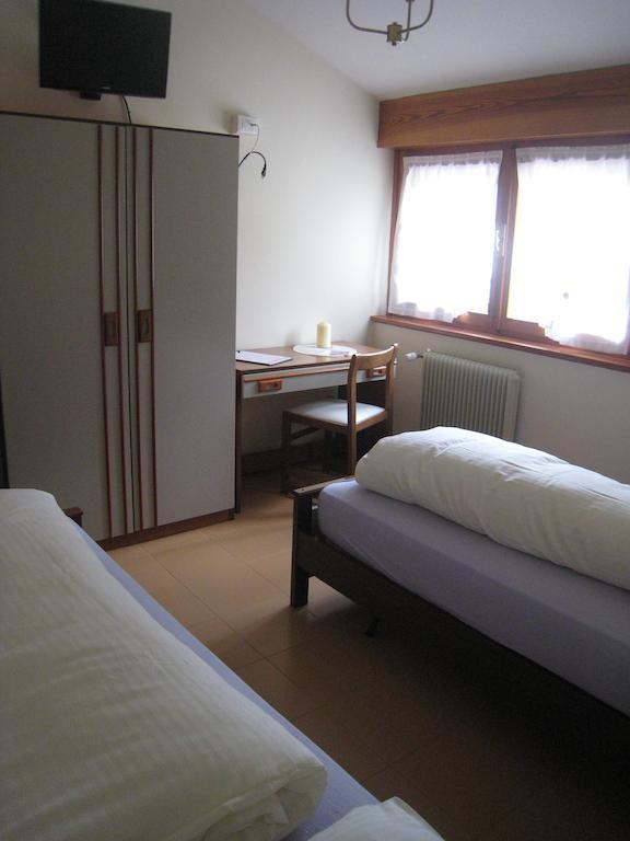 Casa Per Ferie Paola Di Rosa Hotel Arta Terme Habitación foto